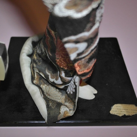 Vintage Nishi Doll Geisha with Samisen Instrument. - Picture 3 of 4